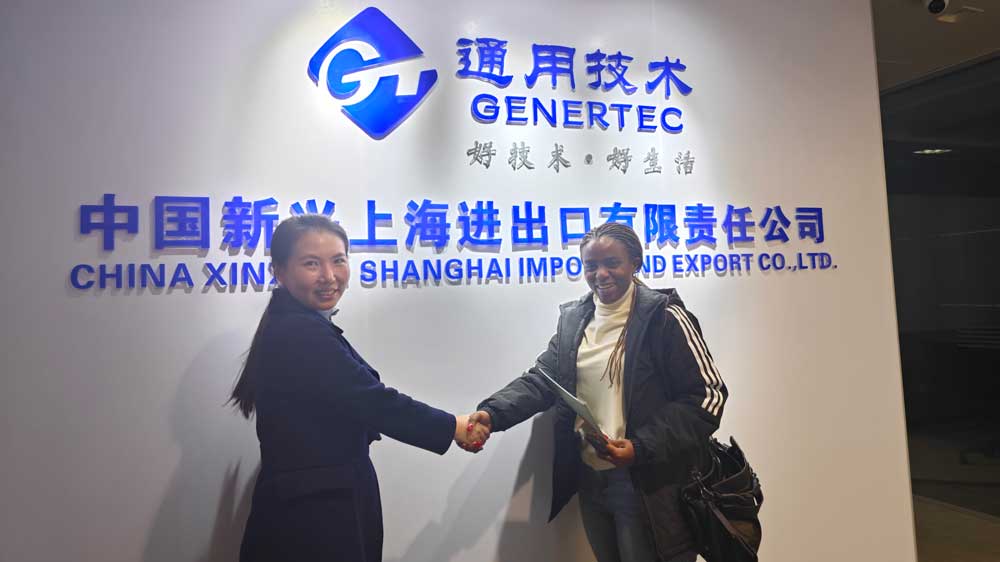 Xinxing receive orders from middlemen in the Democratic Republic of the Congo: military kettles, berets and bulletproof products are on the market