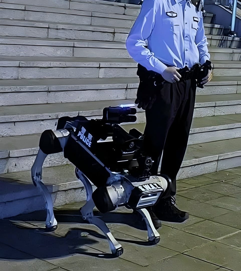 China-Xinxing-Large-Quadruped-Robot-Dog-Police-Solution (3) China Xinxing Large Quadruped Robot Dog Police Solution