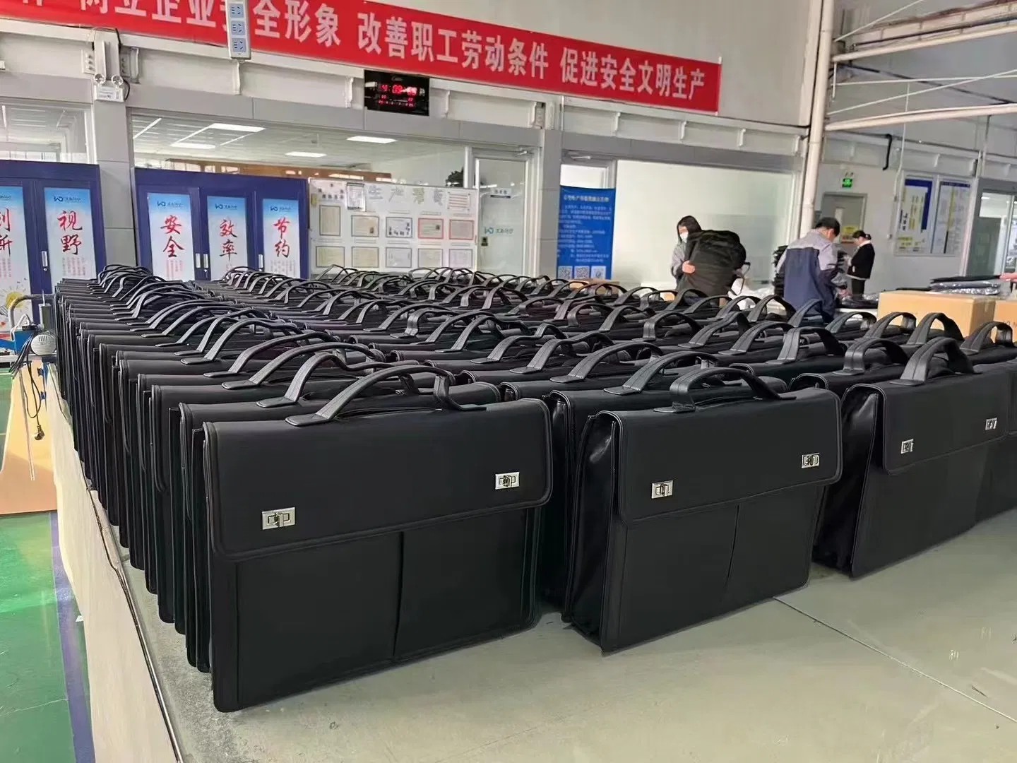 Manufacturers-Approve-Briefcase-Large-Capacity-Office-File-Bags(11) Manufacturers-Approve-Briefcase-Large-Capacity-Office-File-Bags(11)