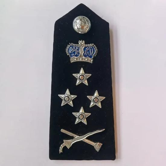 Military Shoulder Badges (1)
