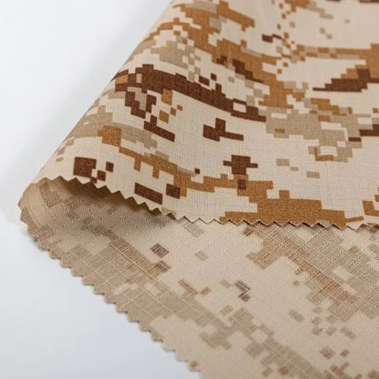 Wholesale High Quality Polyester Saudi Arabian Military Anti-Wrinkle Camouflage Fabric Military Style Uniform Fabric (2) Wholesale High Quality Polyester Saudi Arabian Military Anti-Wrinkle Camouflage Fabric Military Style Uniform Fabric (2)