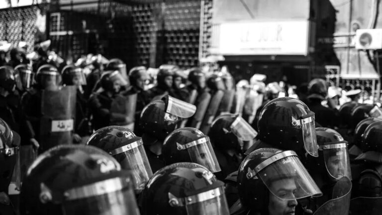 Tracing the Evolution of Anti-riot Suits Through History – Xinxing